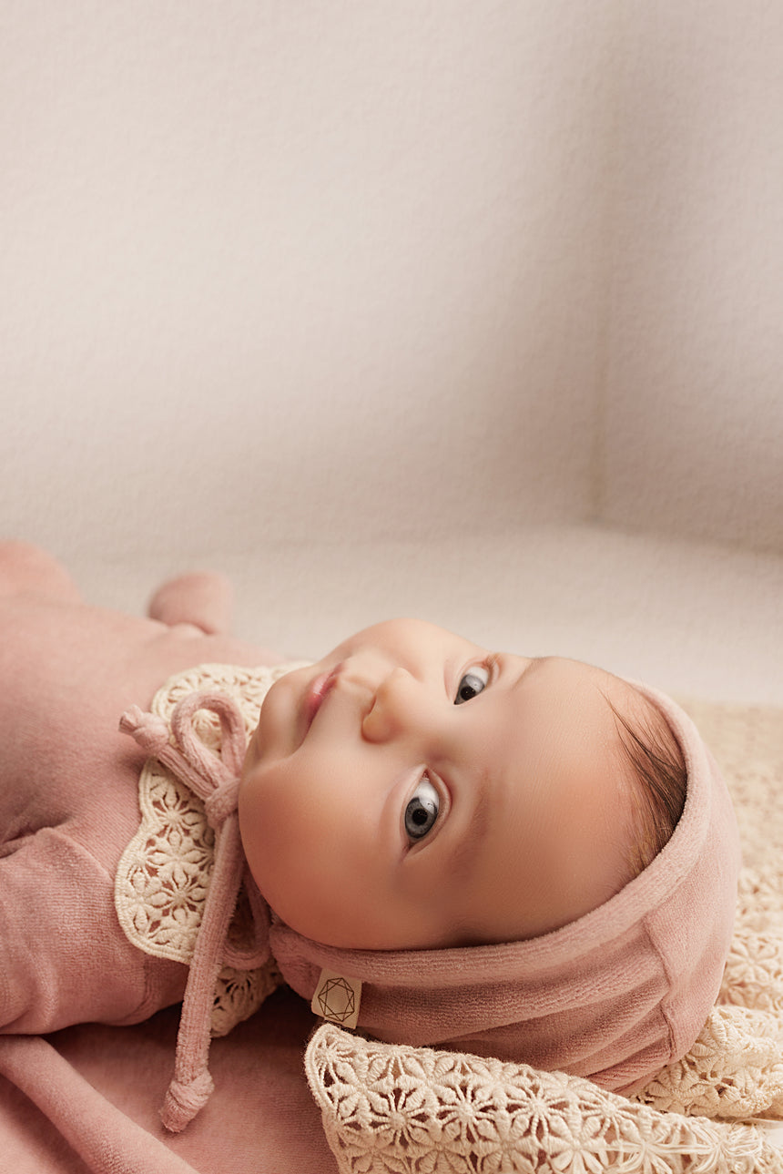 Mini Daisy Velour Bonnet - Misty Rose