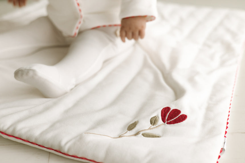 Ric Rac Outdoor Blanket - White/Hot Pink