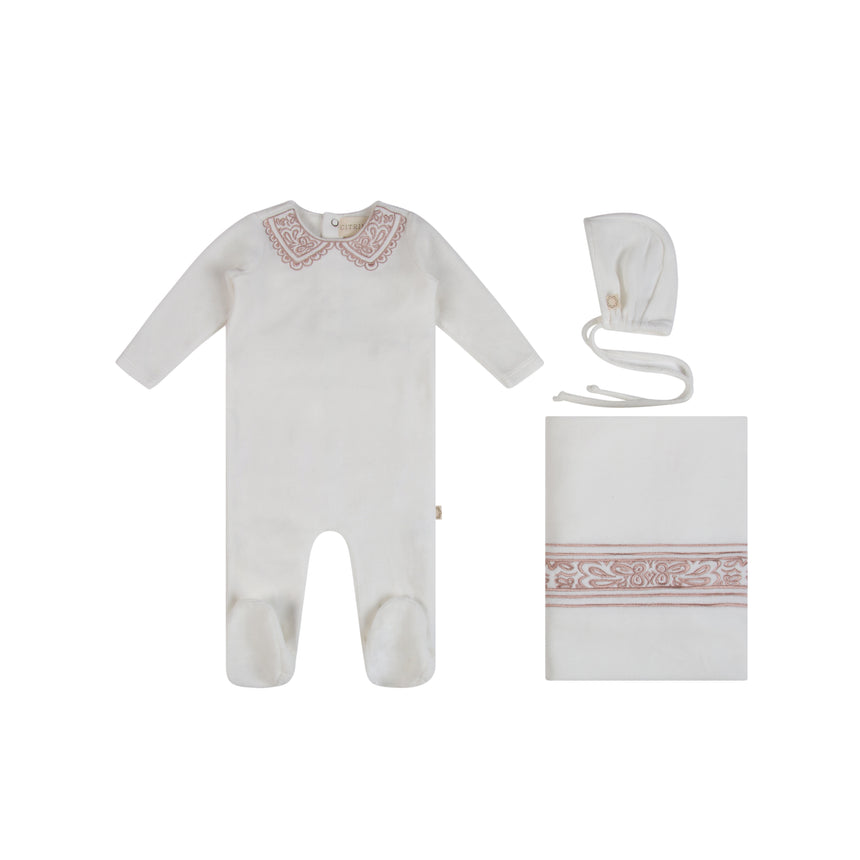 Lace Collar Embroidery Set - Warm White/Pink