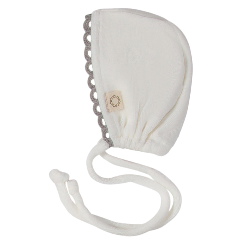 Scalloped Collar Bonnet - White/Grey